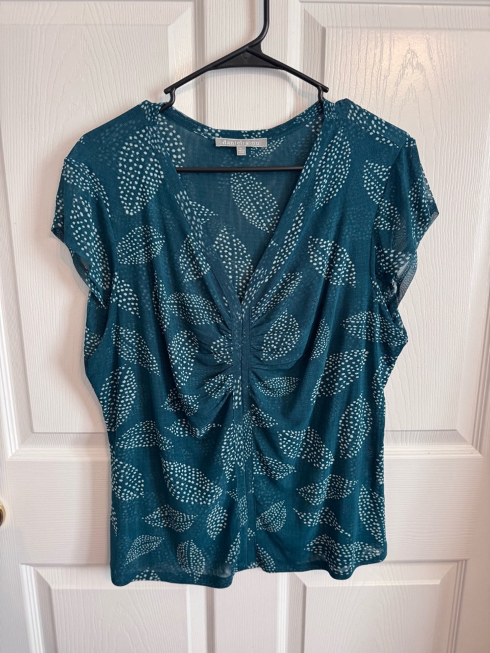 Louis V Neck Cap Sleeve Knit Top